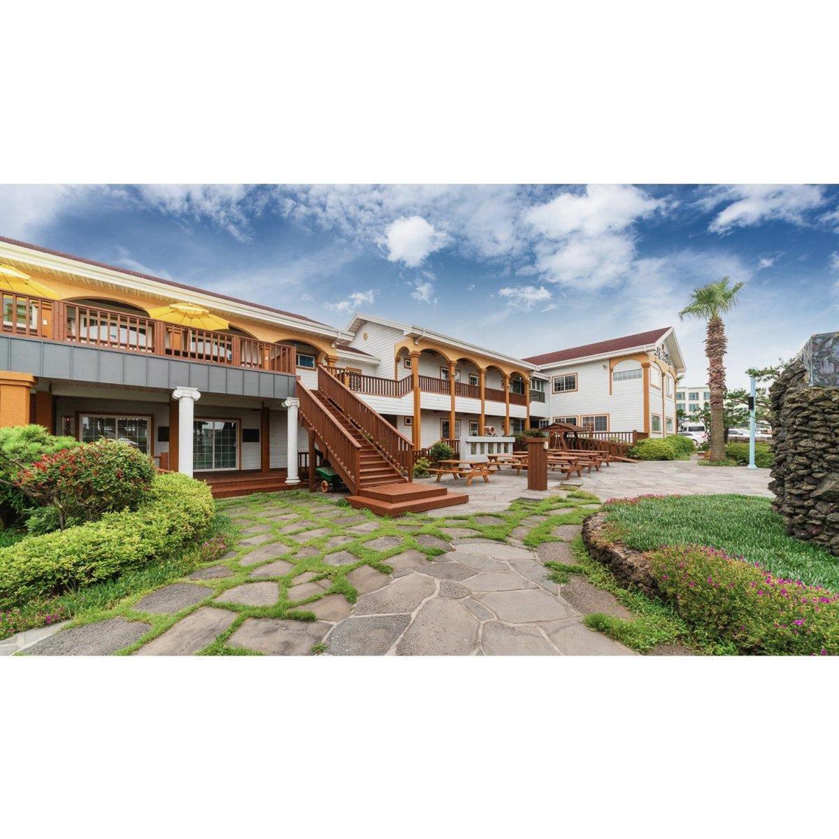 Grim Resort Jeju Bagian luar foto