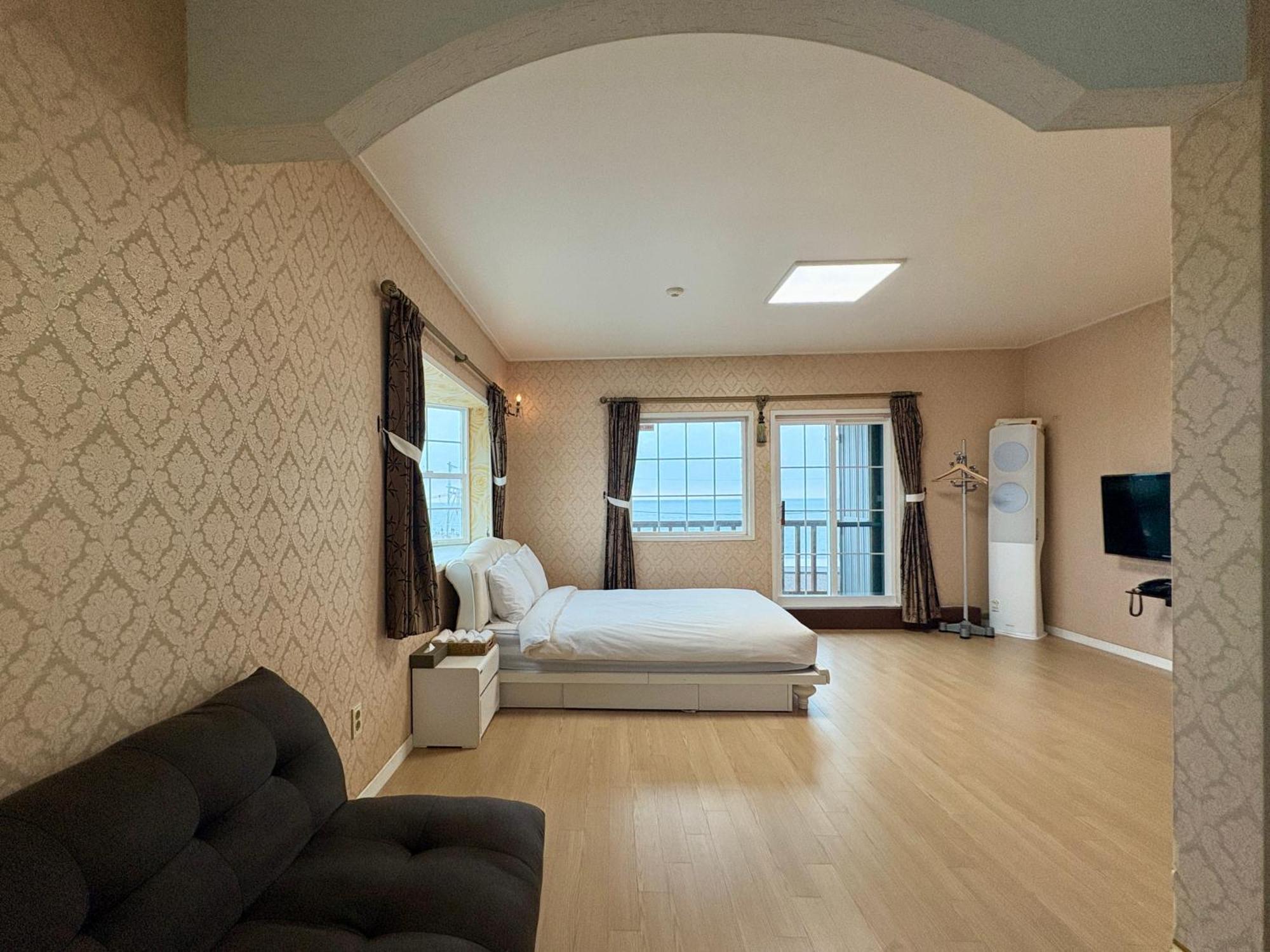 Grim Resort Jeju Bagian luar foto